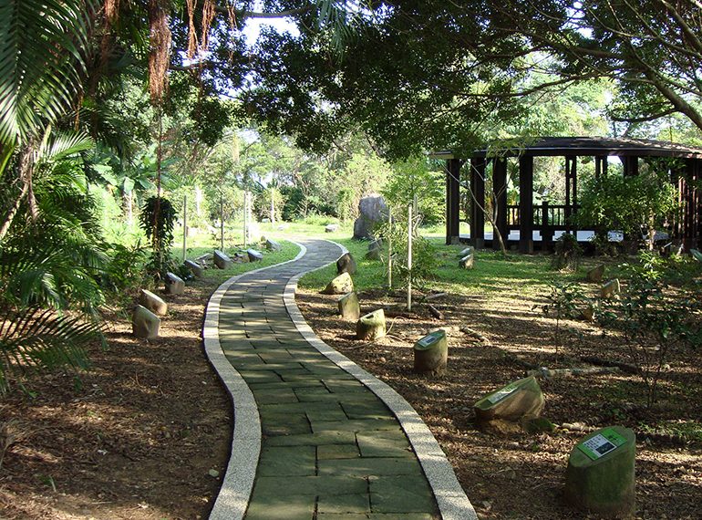 The butterfly path on Jiannan Road